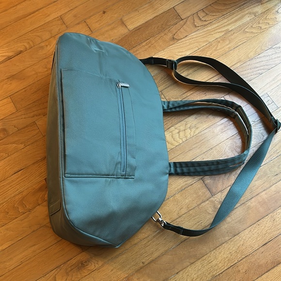 Lululemon City Essentials Bag 25L - Picture 9 of 14
